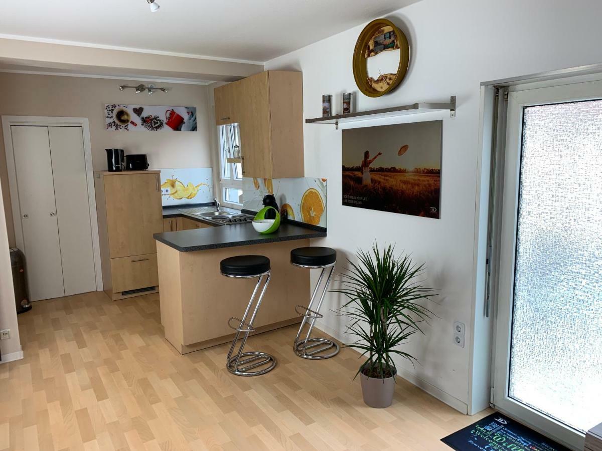 Schoenes Apartment Terrasse 2P. Stadtnah Wuerzburg Wlan Exterior foto